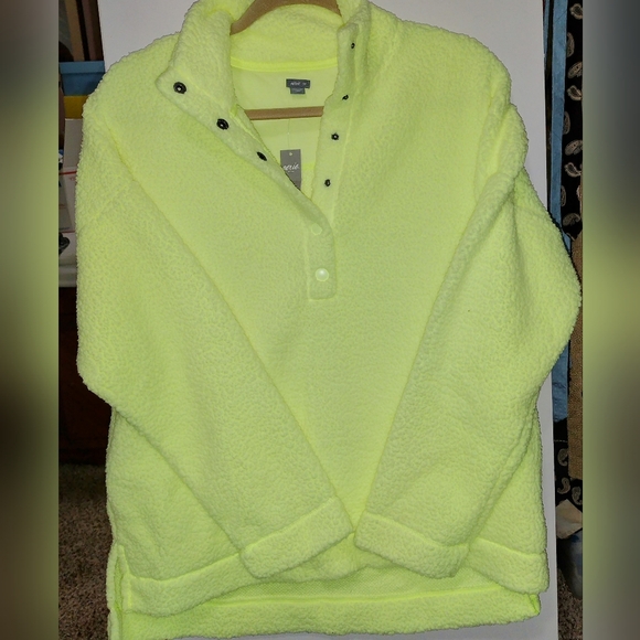 NWT🔥$55 Aerie Cloud Fluffy Soft Henley Sweatshirt Sweater Neon Yellow Last 1 - Picture 2 of 12